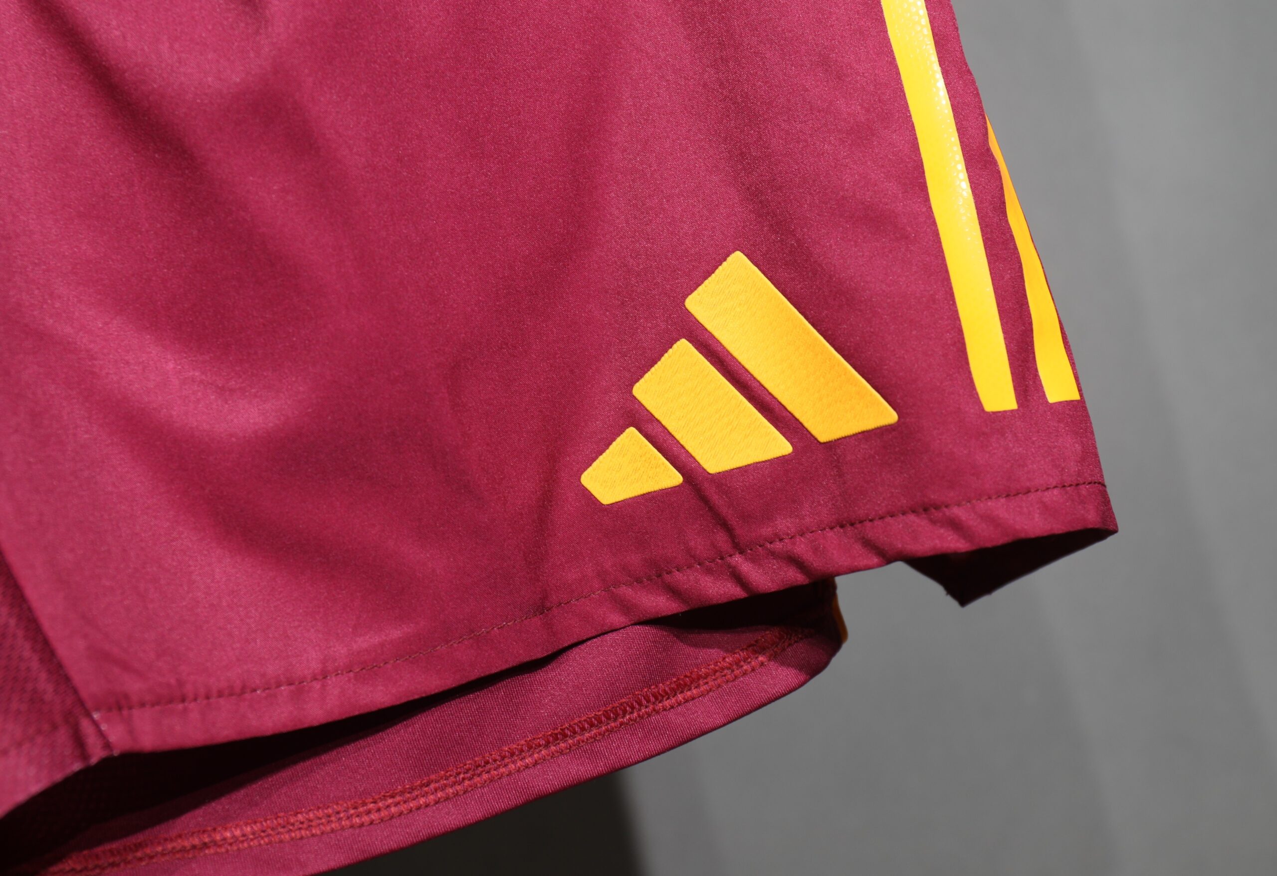 25-26 AS Roma Home Player Shorts - Image 3