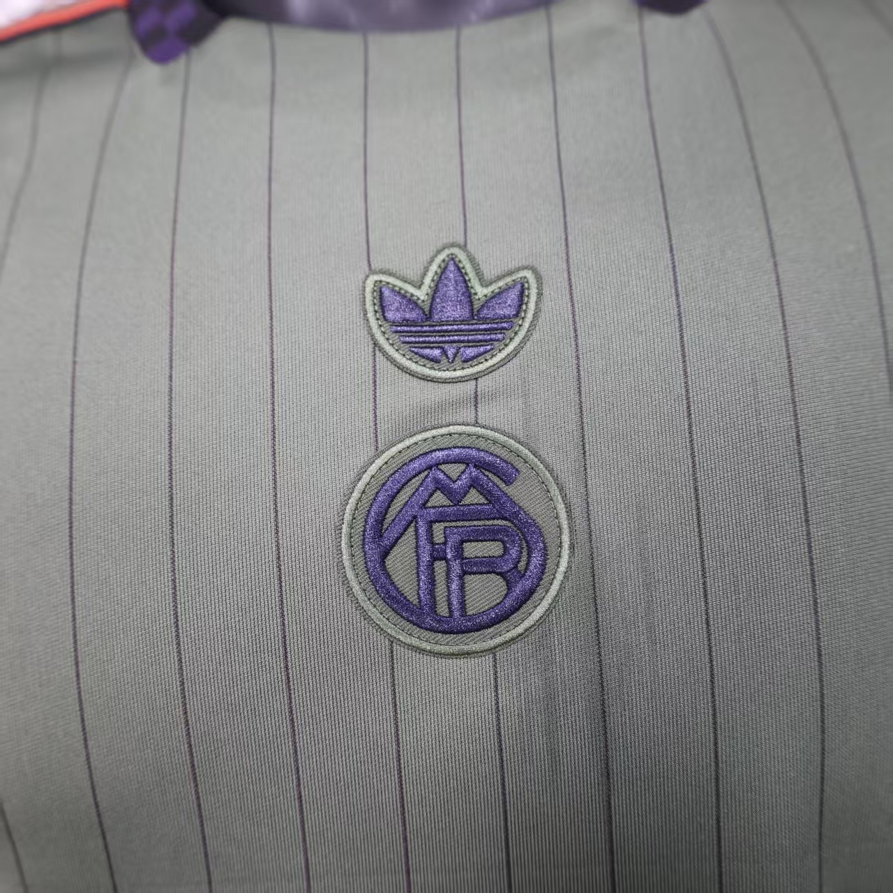 25-26 Bayern Fashion Jersey - Image 3