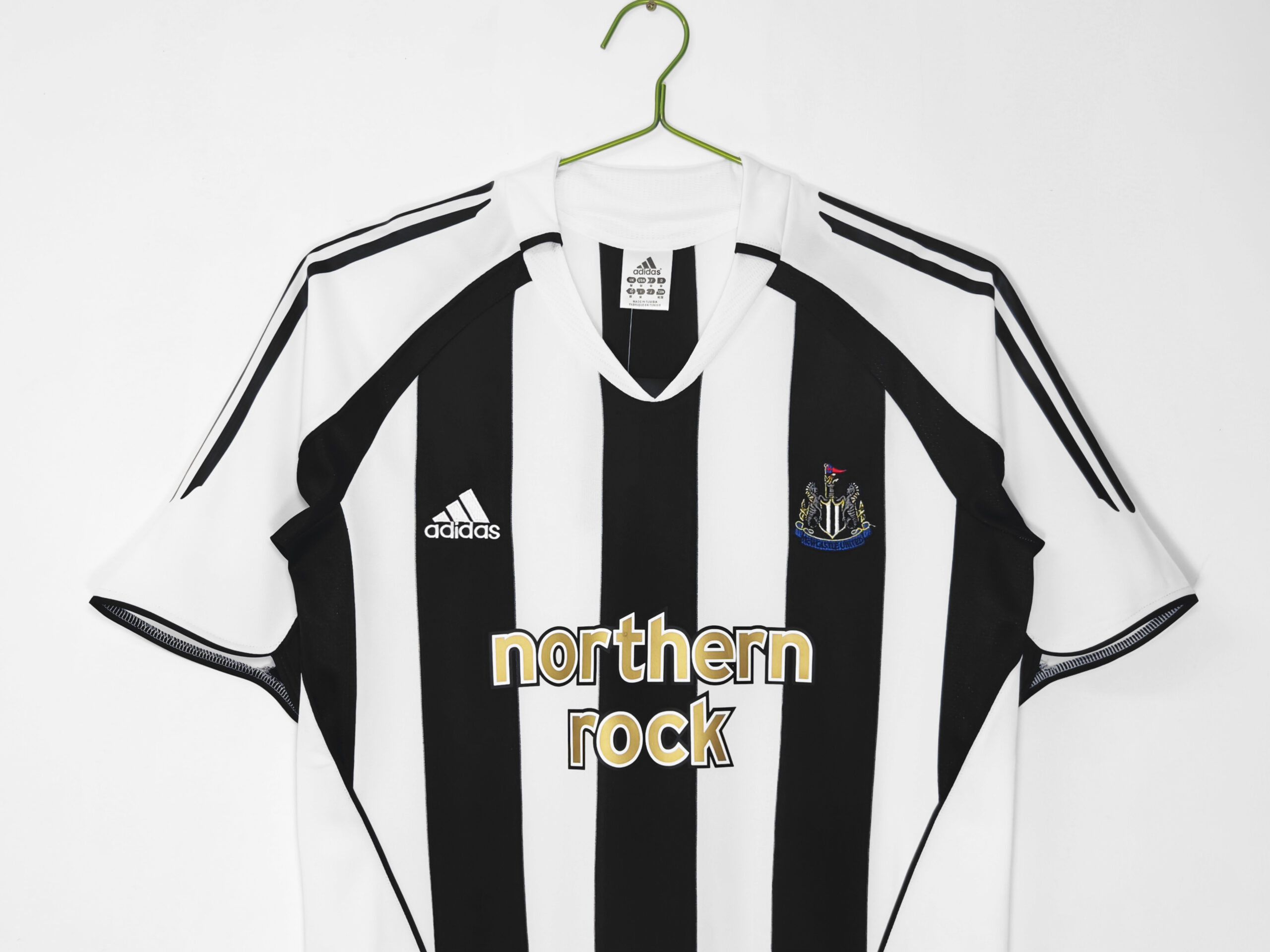 05-06 Newcastle United Home Retro Jersey - Image 2