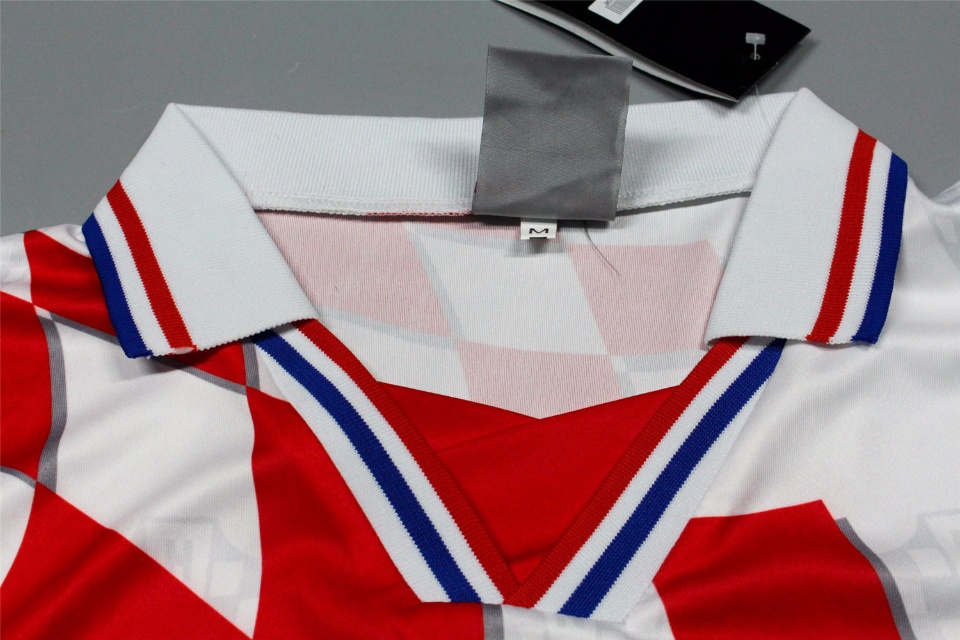 1998 World Cup Croatia Home Retro Jersey - Image 3