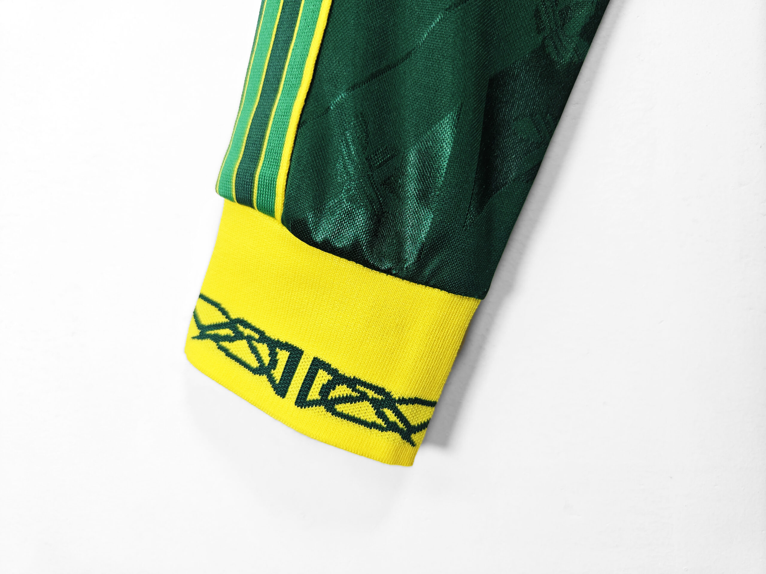 Celtic 138 Years Jersey Long Sleeve Retro Jersey - Image 5