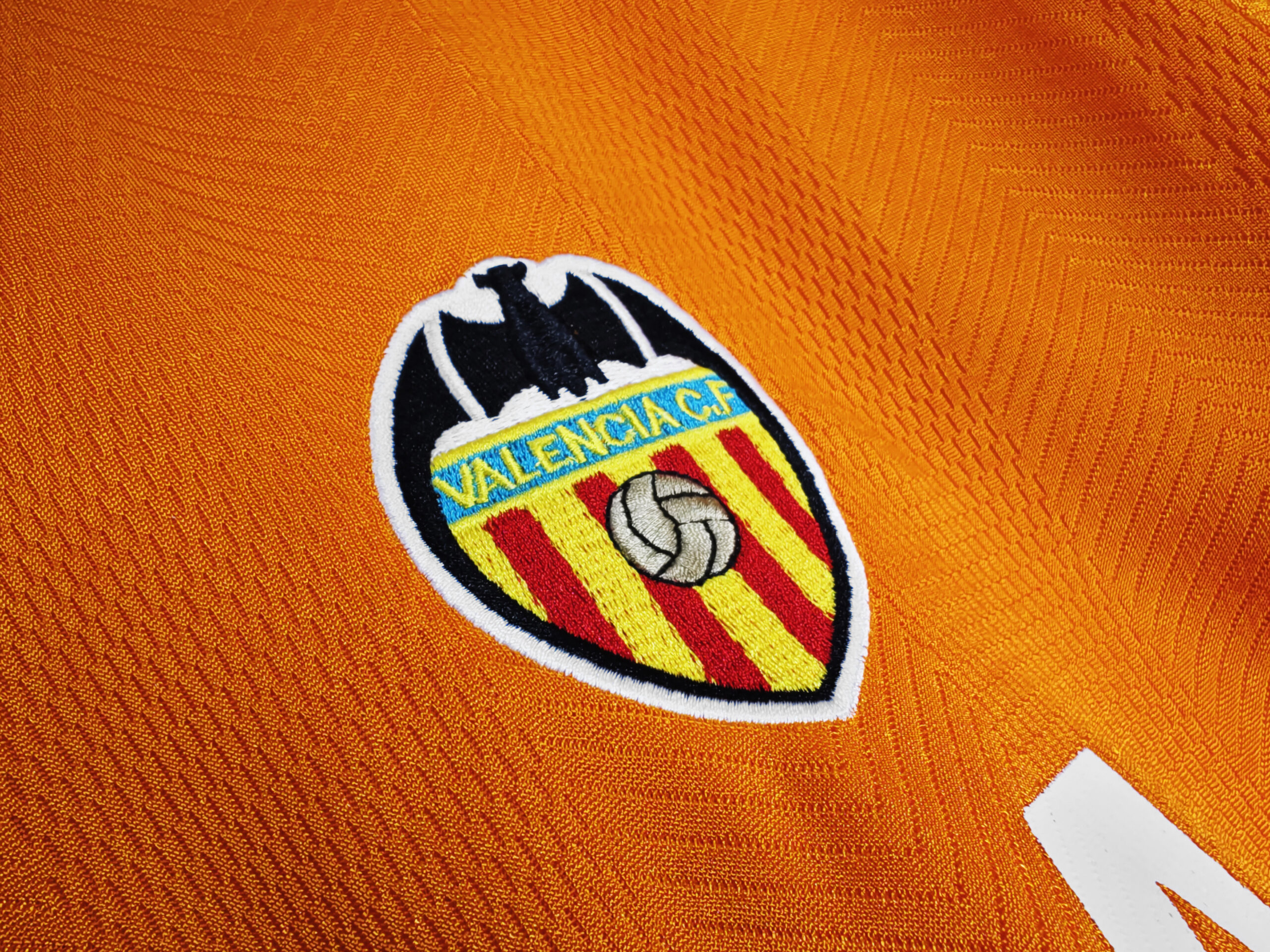 99-00 Valencia Away Retro Jersey - Image 3