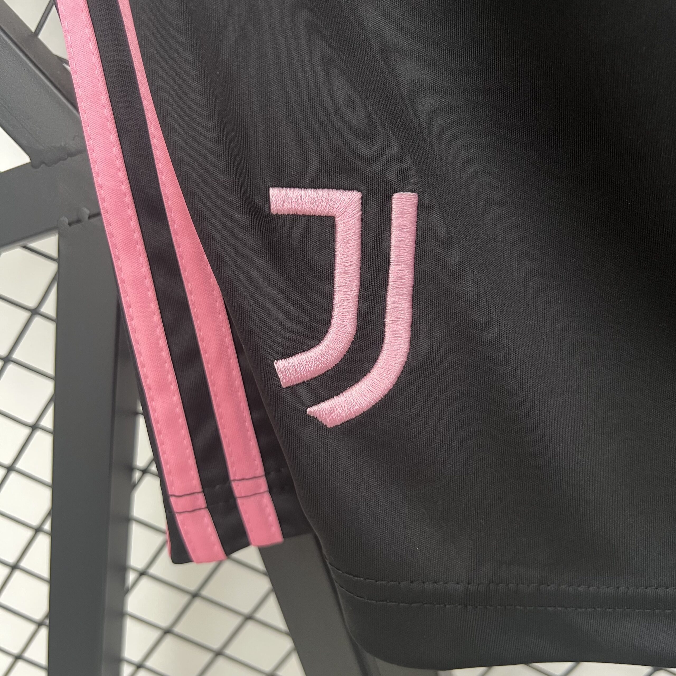 25-26 Juventus Home Shorts - Image 4