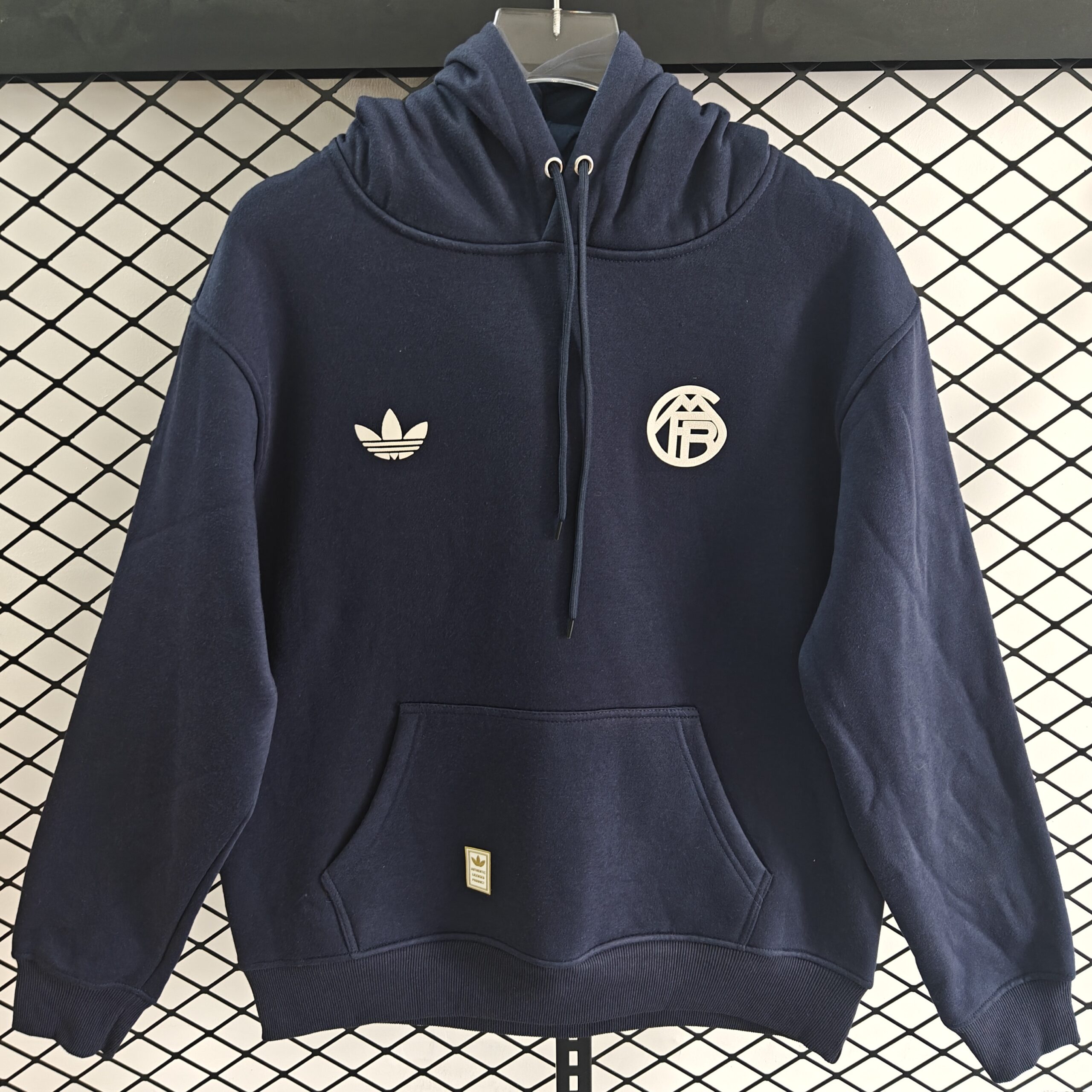 25-26 Bayern Hoodie - Image 2