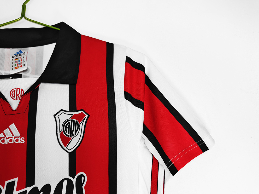 99-00 River Plate Away Retro Jersey - Image 4