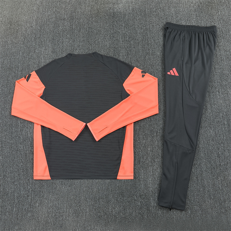 25-26 Bayern Munich Player Training Suit - Image 7