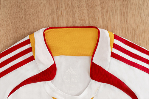 2006 Spain Away Retro Jersey - Image 5