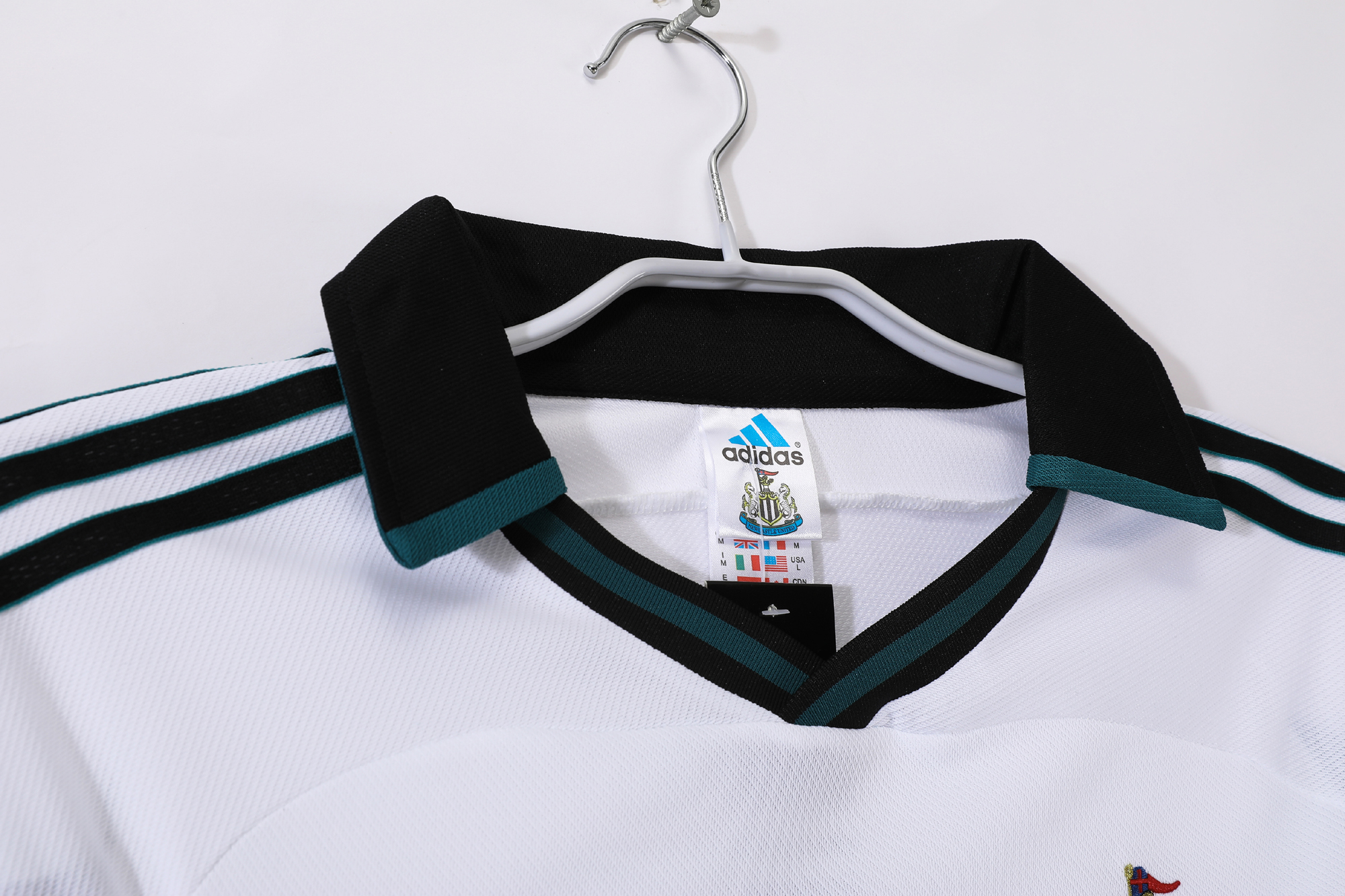 1999-2000 Newcastle United Away Retro Jersey - Image 4
