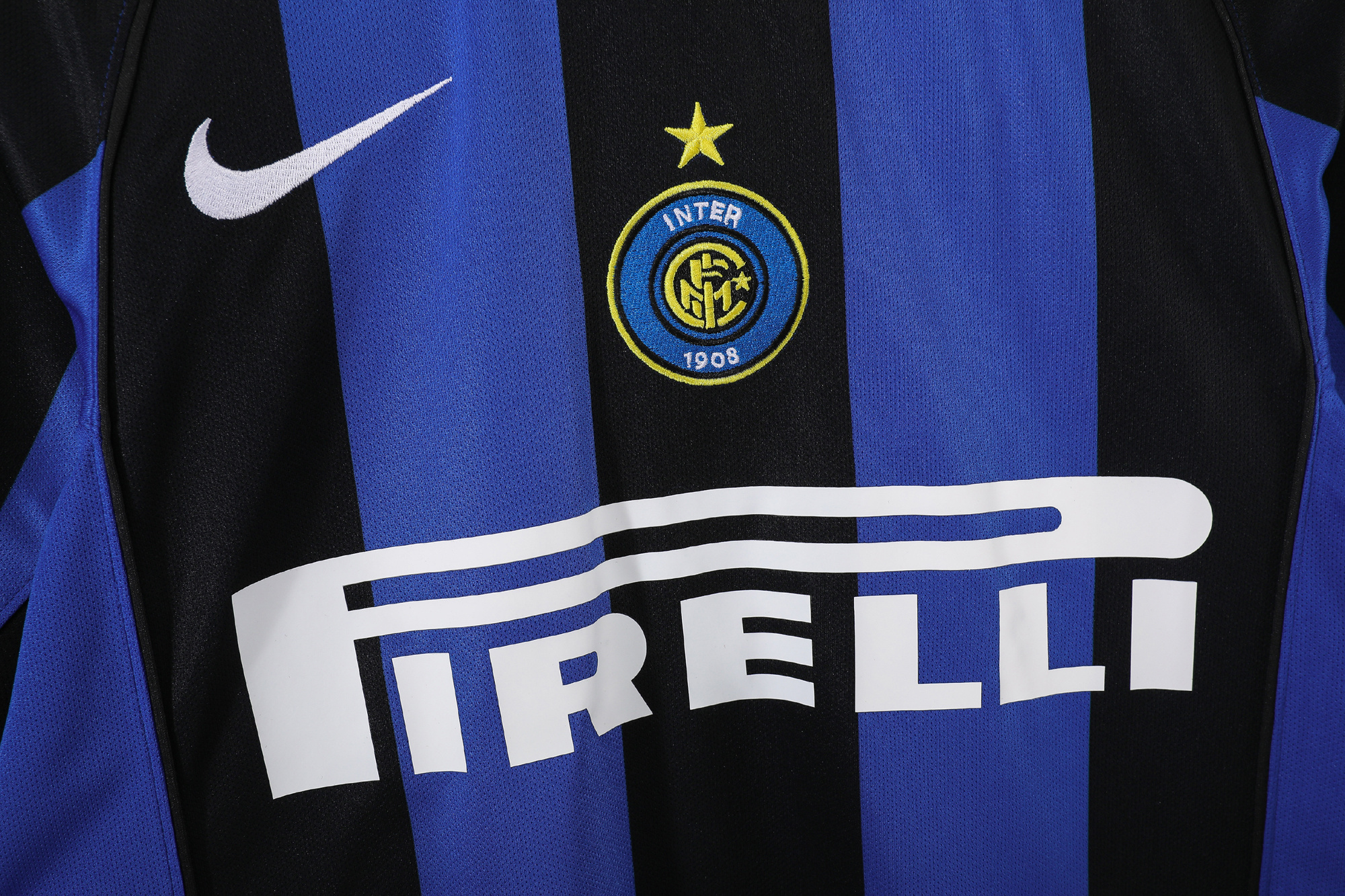 04-05 Inter Milan Home Retro Jersey - Image 5