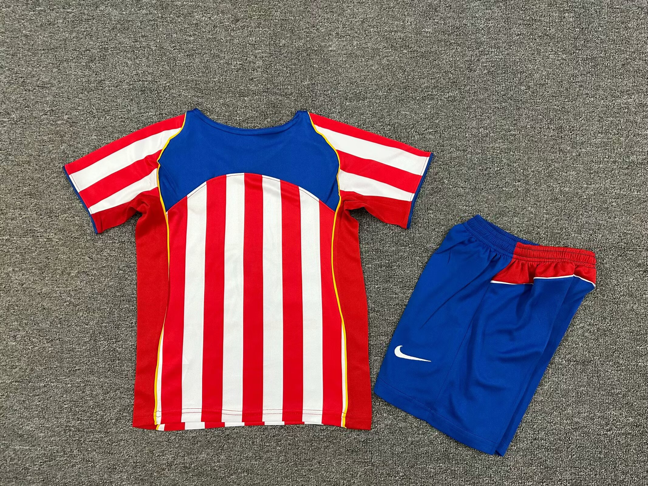 04-05 Atletico Madrid Home Kid Kit - Image 2