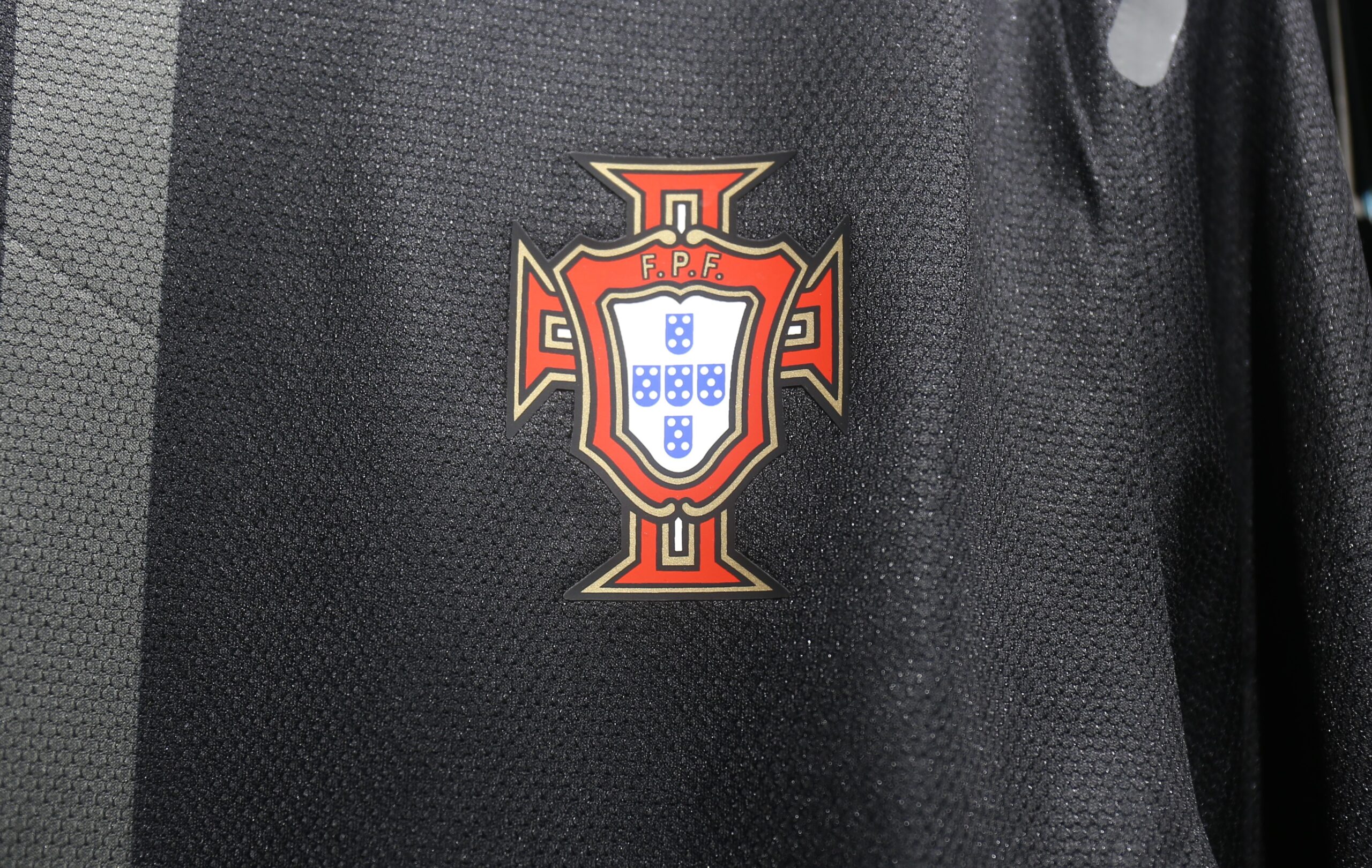 2013 Portugal Away Long Sleeve Player Retro Jersey - Image 4