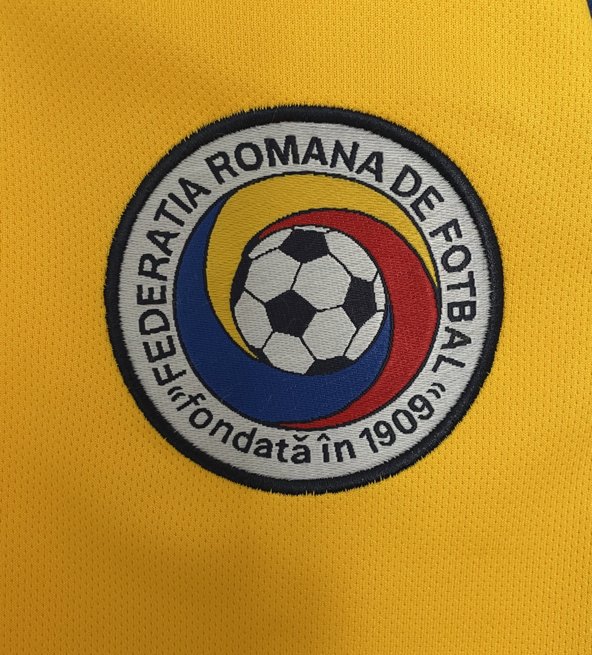 2000 Romania Home Retro Jersey - Image 2