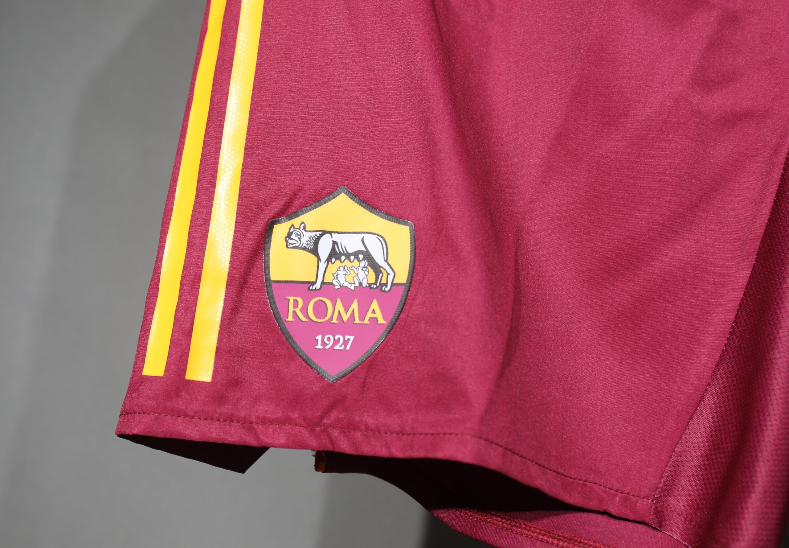 25-26 AS Roma Home Player Shorts - Image 4
