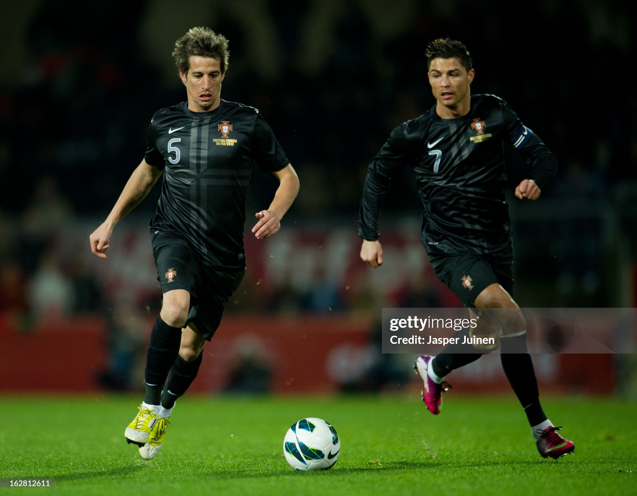 2013 Portugal Away Retro Jersey - Image 7