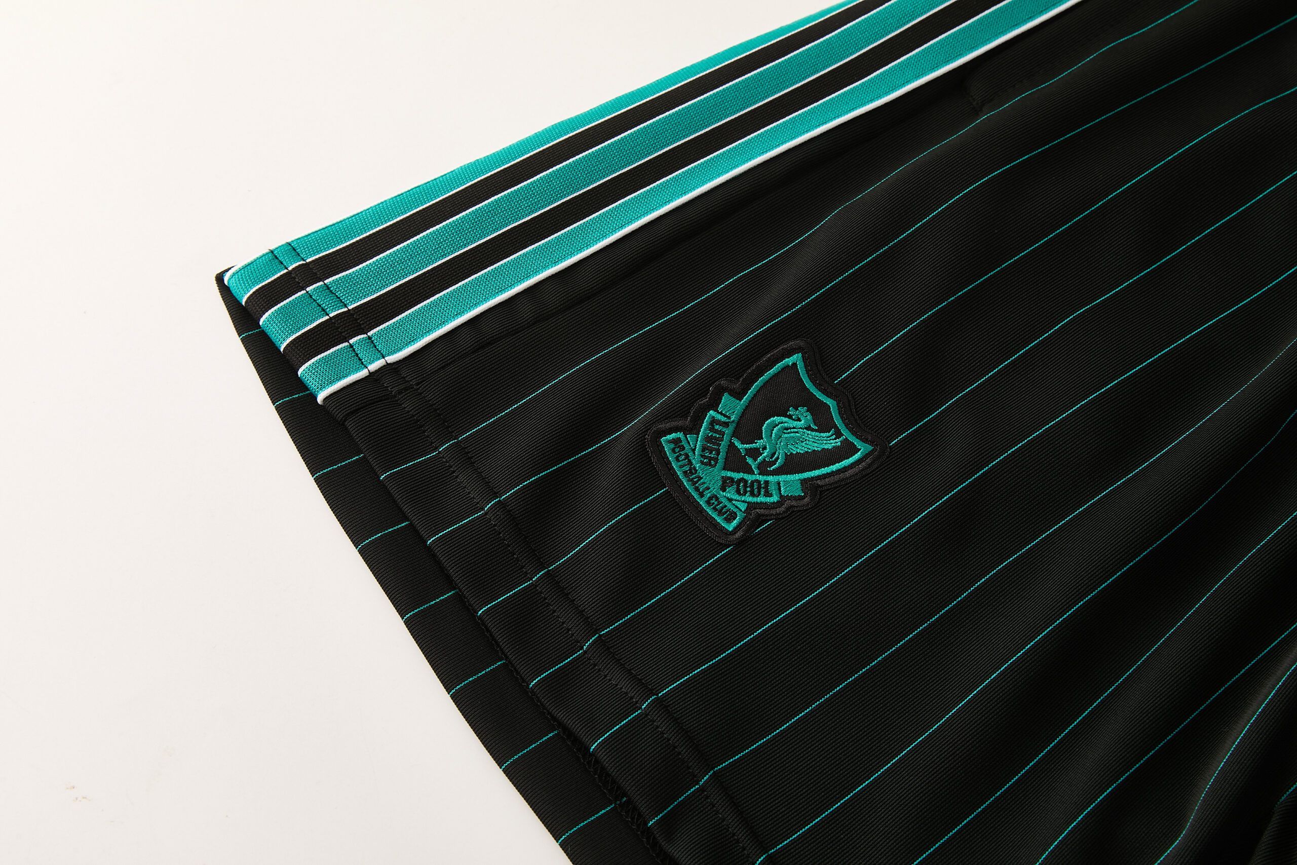 25-26 Liverpool Short Sleeve Training Suit - Image 14