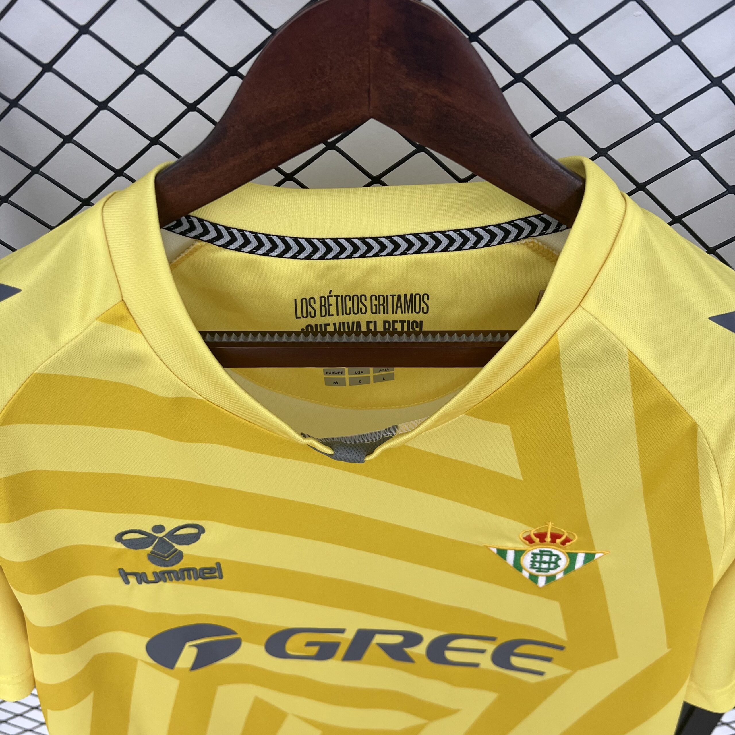 25-26 Real Betis Goal Keeper Yellow Fans Jersey - Image 5