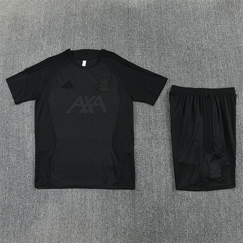 26-27Liverpool Short Sleeve Training Suit - Image 4