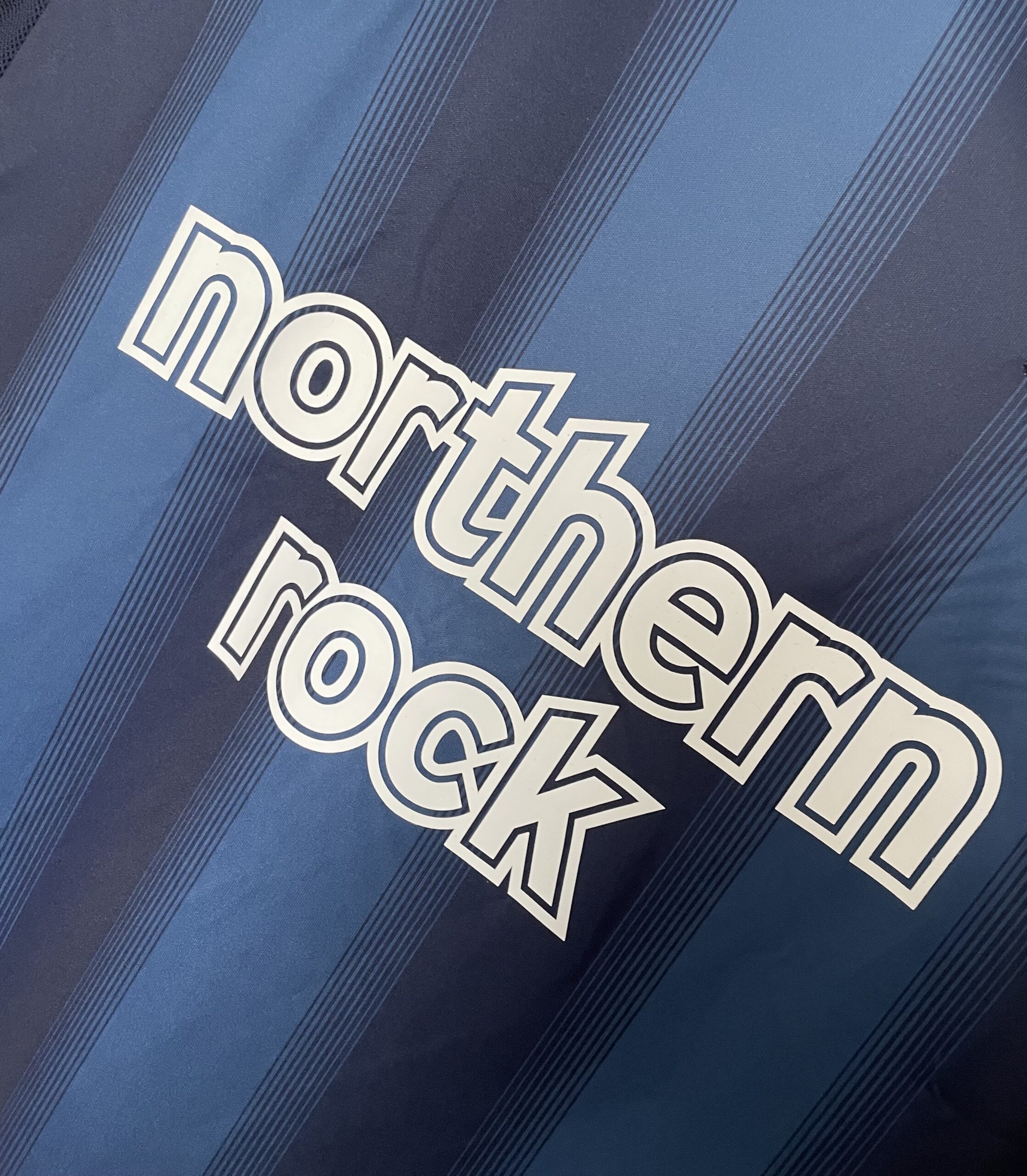 04-05 Newcastle United Away Retro Jersey - Image 4