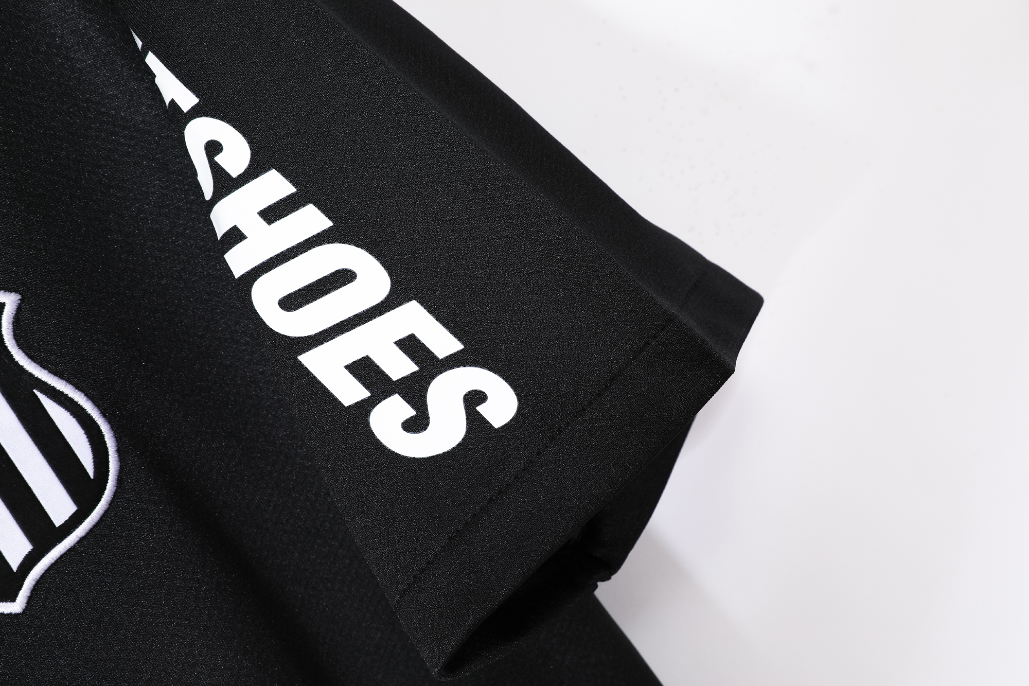 12-13 Santos Black Retro Jersey with shoulder patches - Image 9