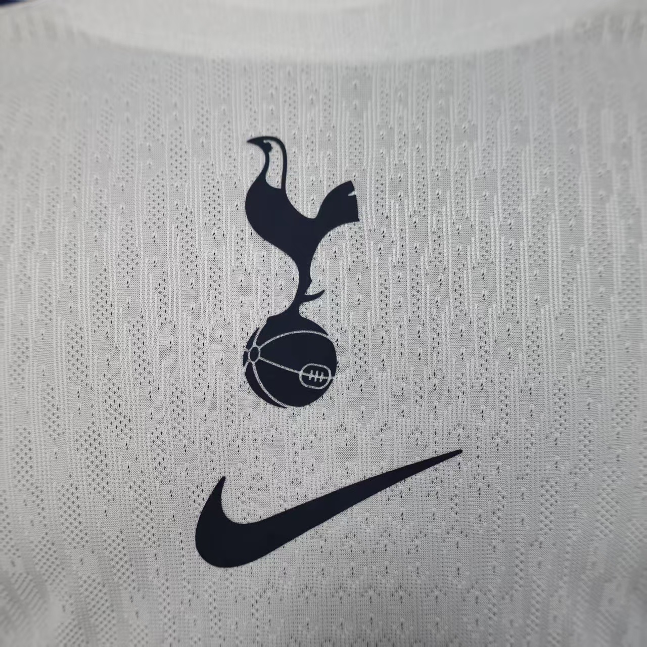 25-26 Tottenham Hotspur Home Player Long Sleeve Jersey - Image 3