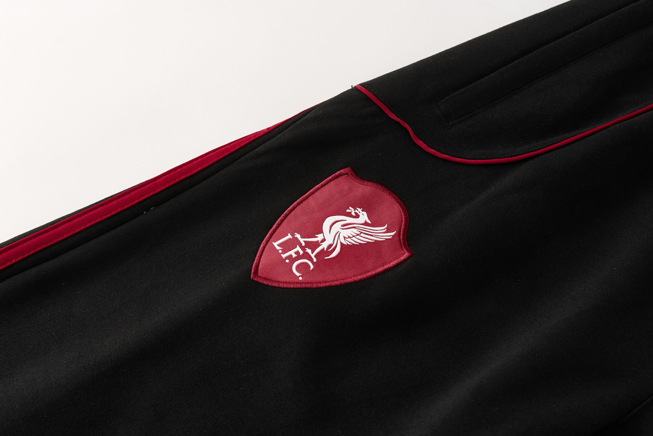 26-27 Liverpool Black hoodie Suit - Image 13