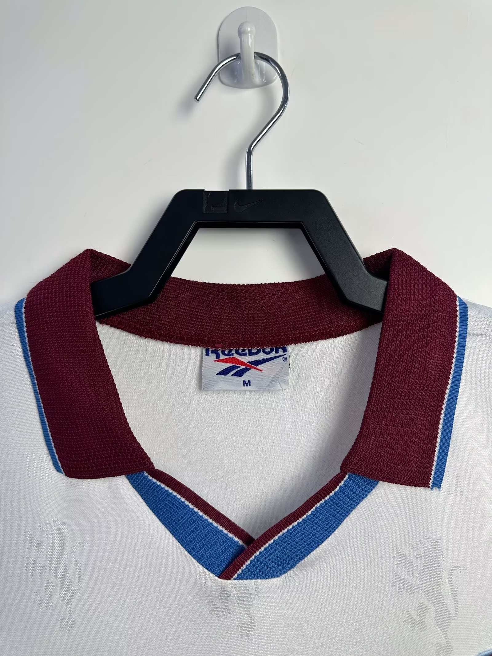 95-96 Aston Villa Away Retro Jersey - Image 3
