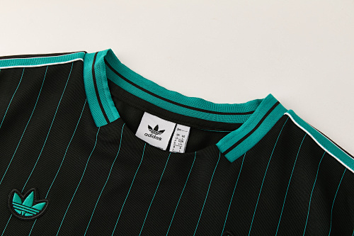25-26 Liverpool Short Sleeve Training Suit - Image 4