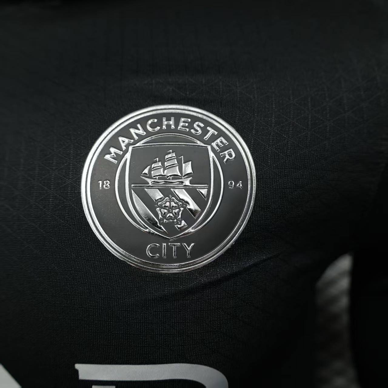 25-26 Manchester City Away Player Long Sleeve Jersey - Image 3