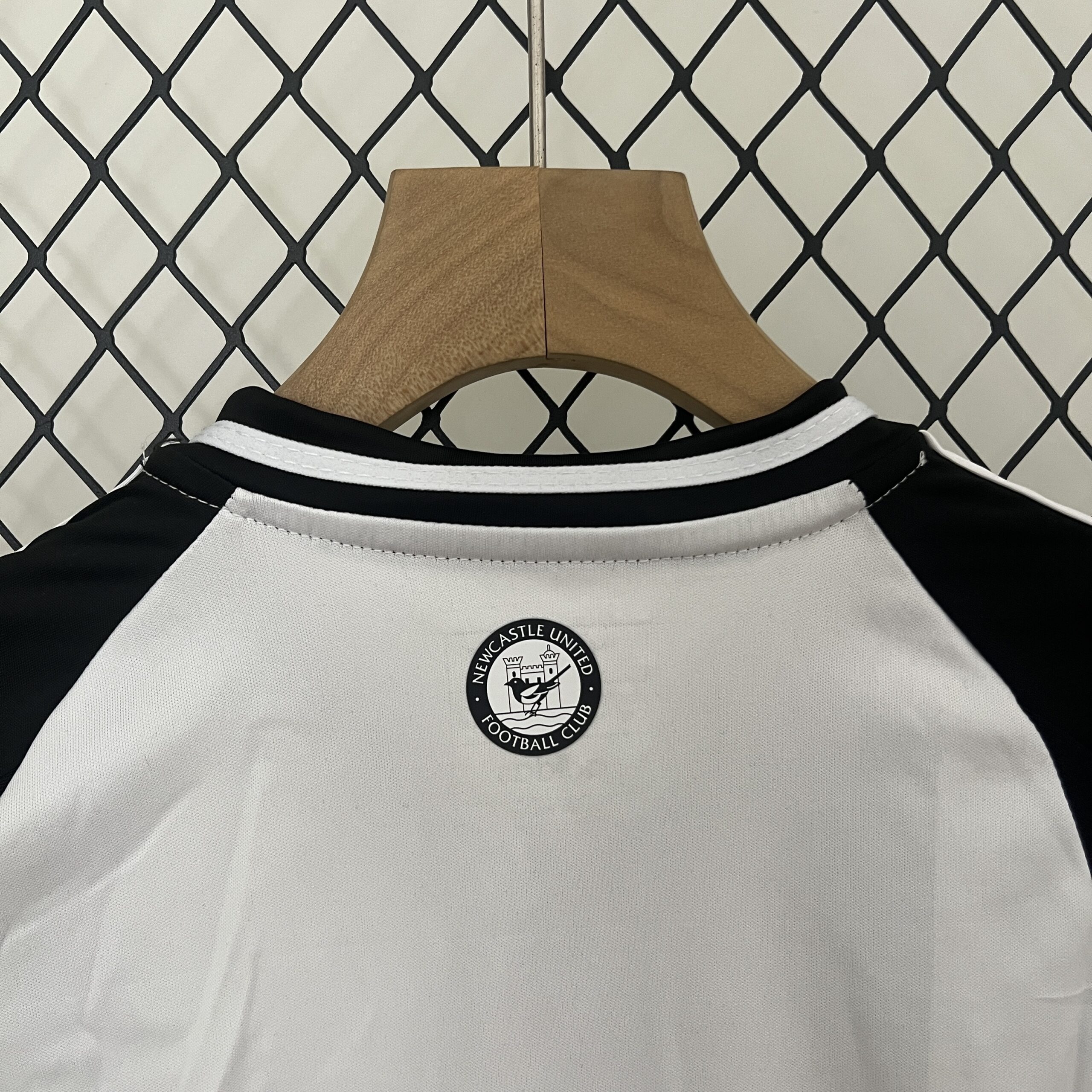 24-25 Newcastle United Home Kids Kit - Image 9