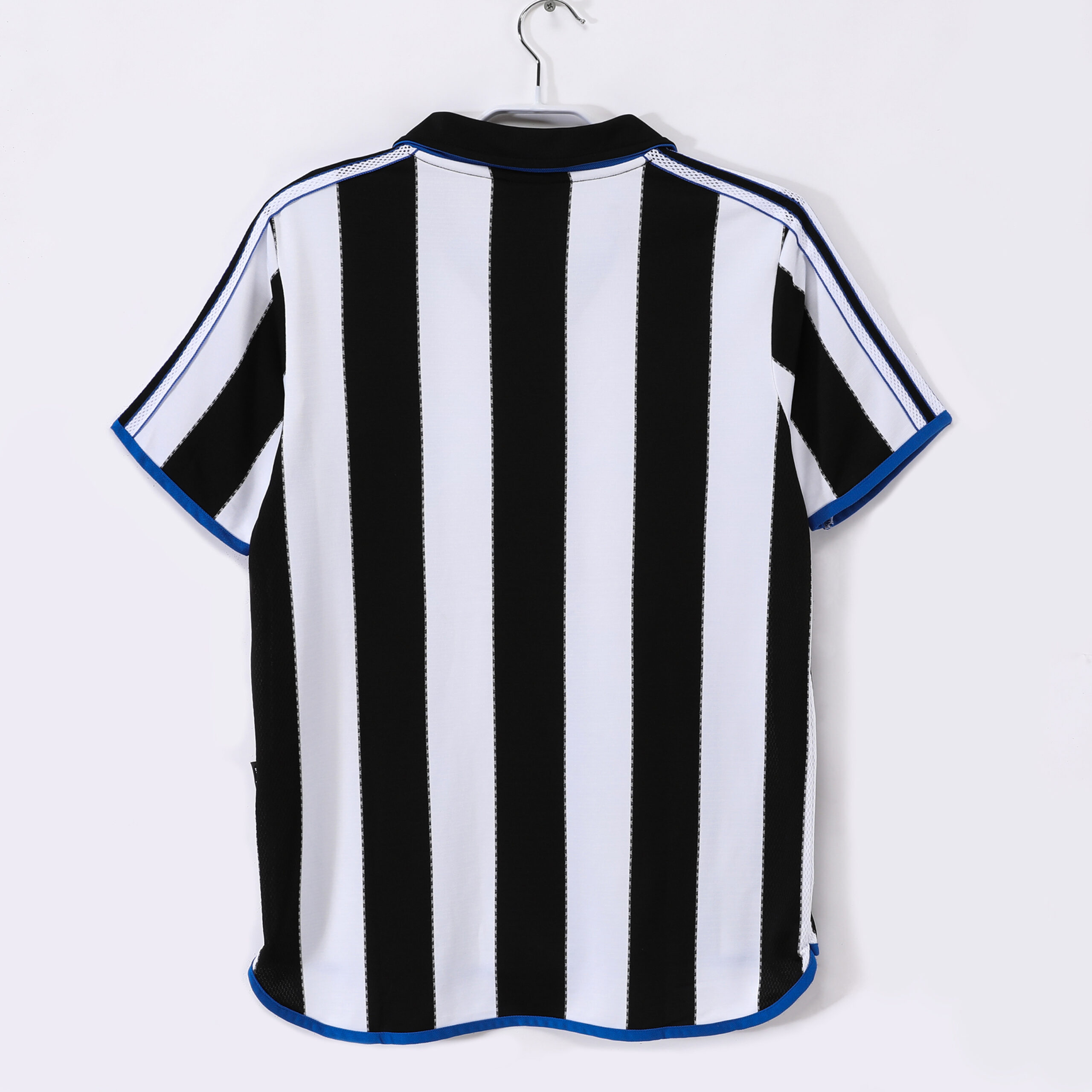 2000-2001 Newcastle United Home Retro Jersey - Image 8
