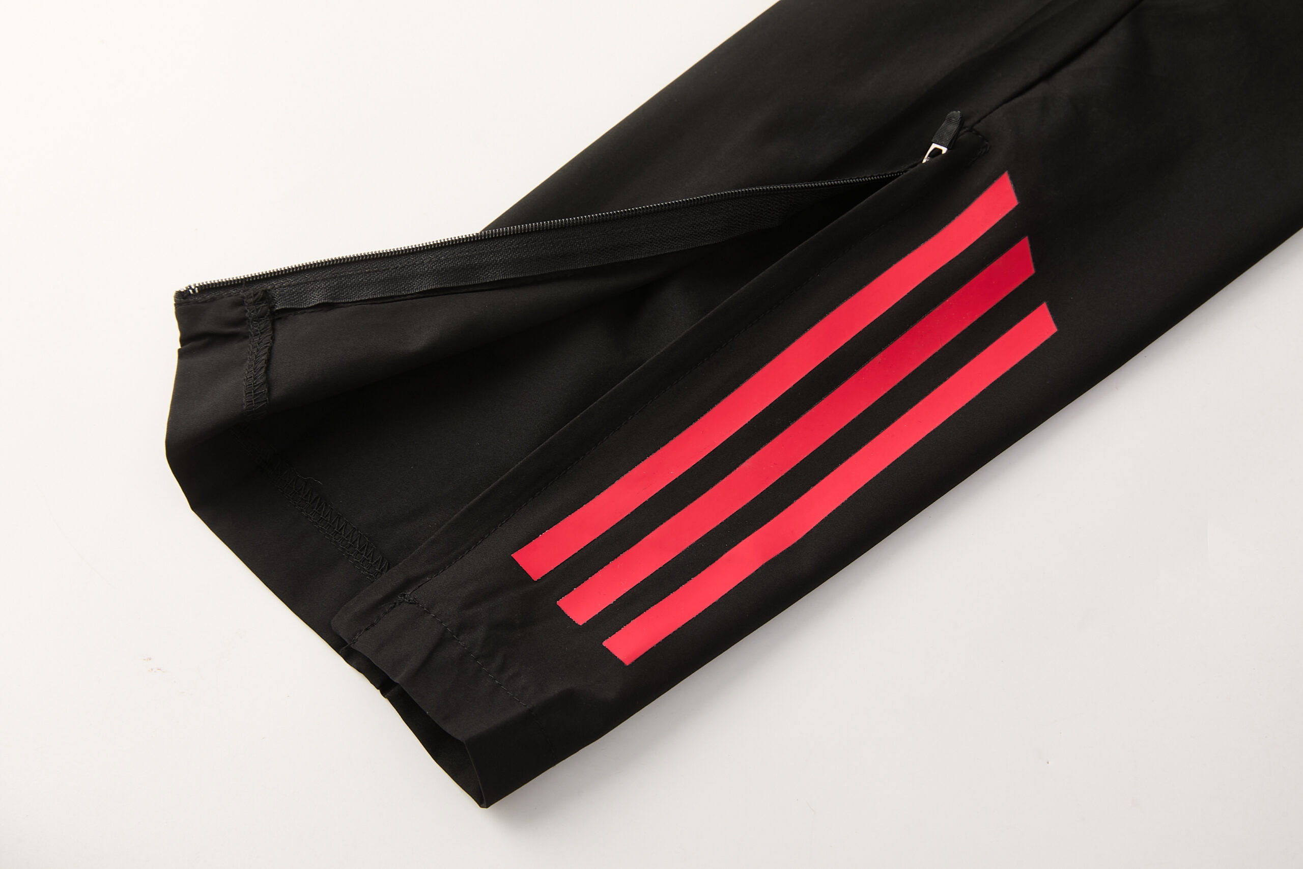 2026 Liverpool White Windbreaker Suit - Image 10