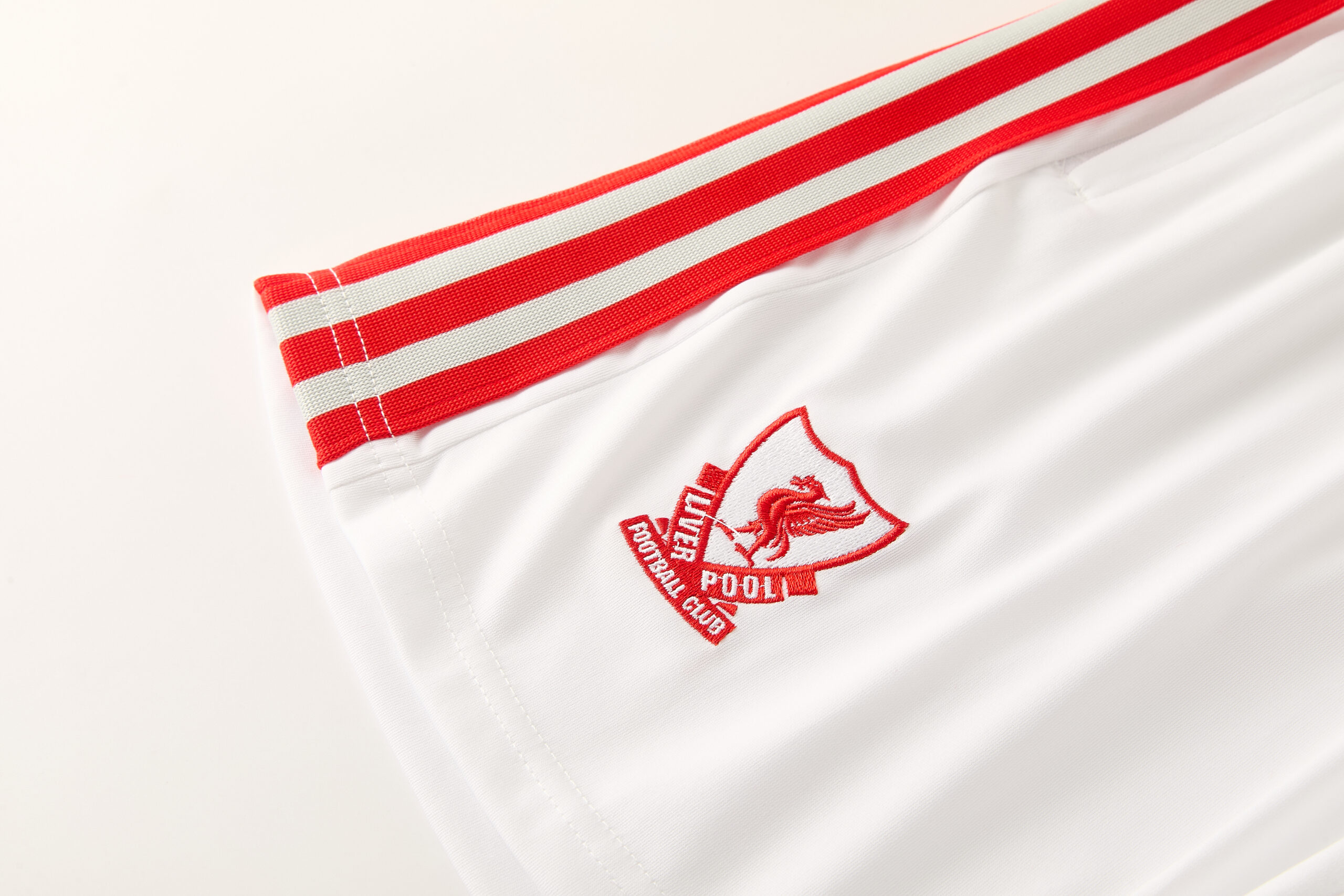 26-27 Liverpool Short Sleeve Training Suit - Image 11