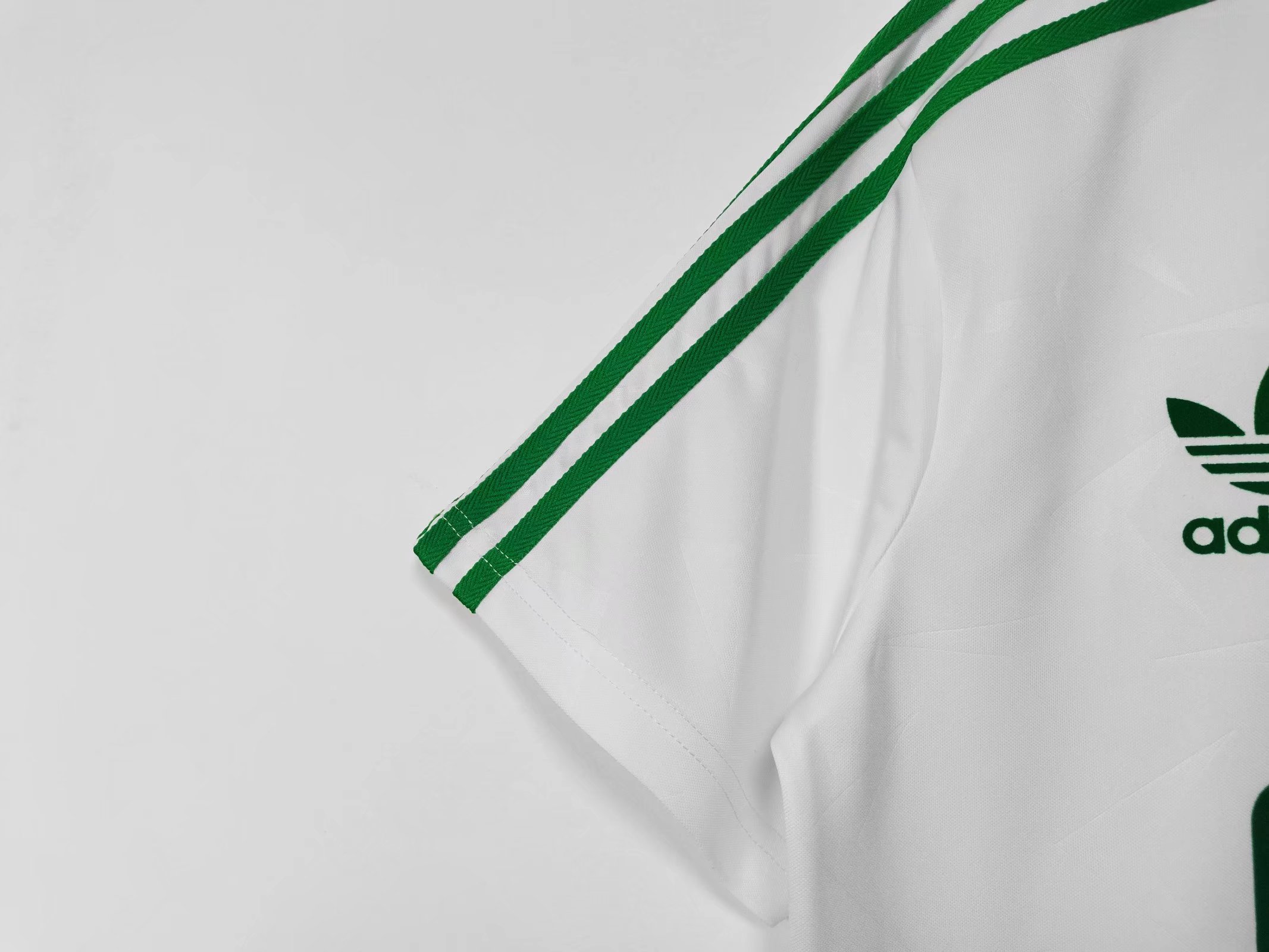 1990-92 Ireland Away Retro Jersey - Image 7