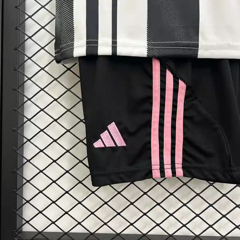 25-26 Juventus Home Kid Kit - Image 3