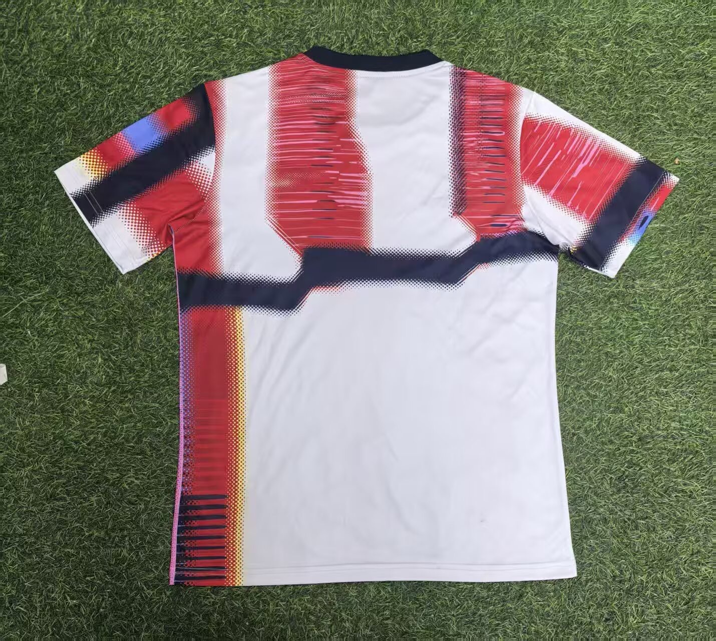 25-26 Bayern Munich Training Fans Jersey - Image 2