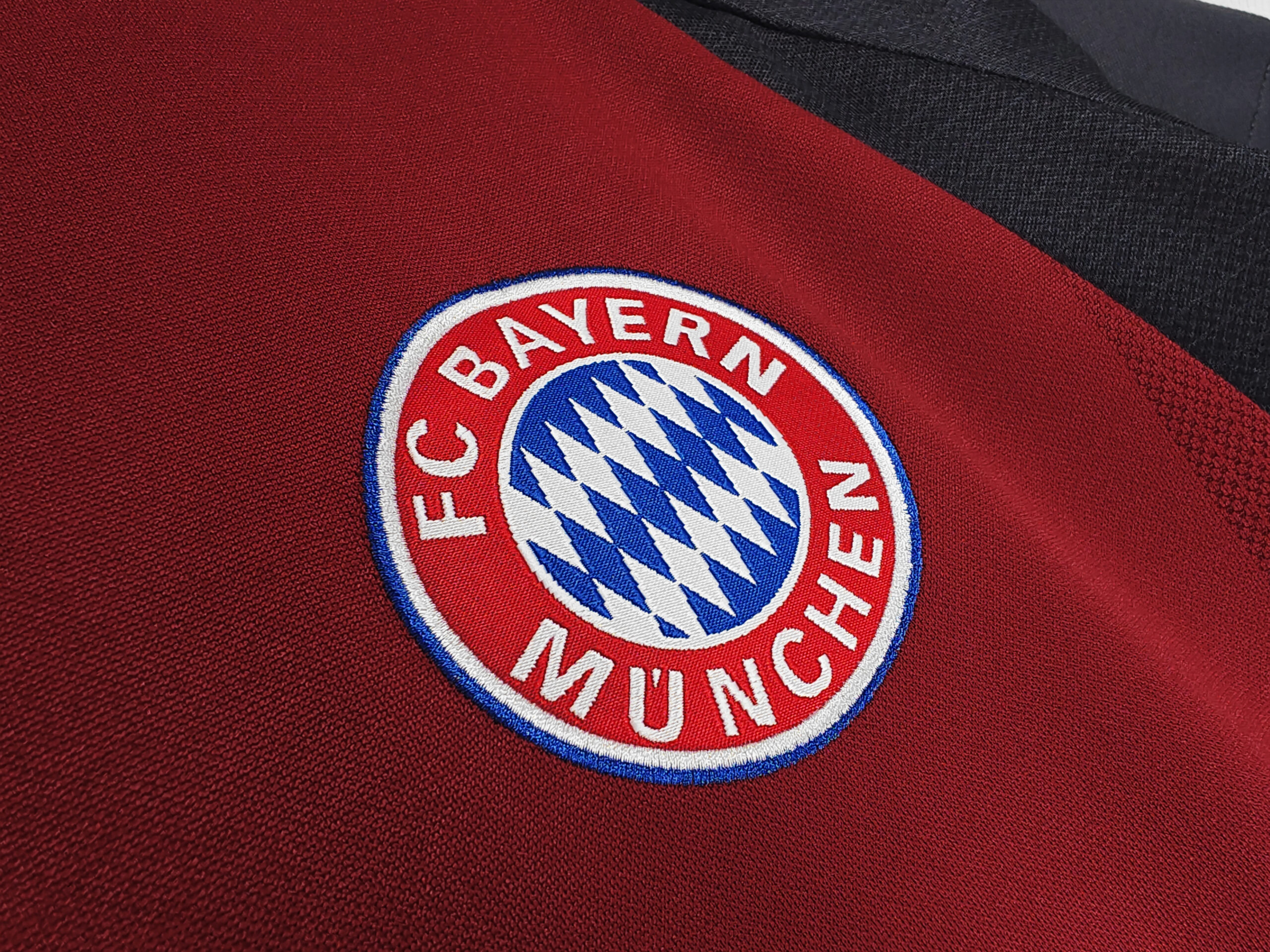 01-02 Bayern Munich Home Retro Jersey - Image 4