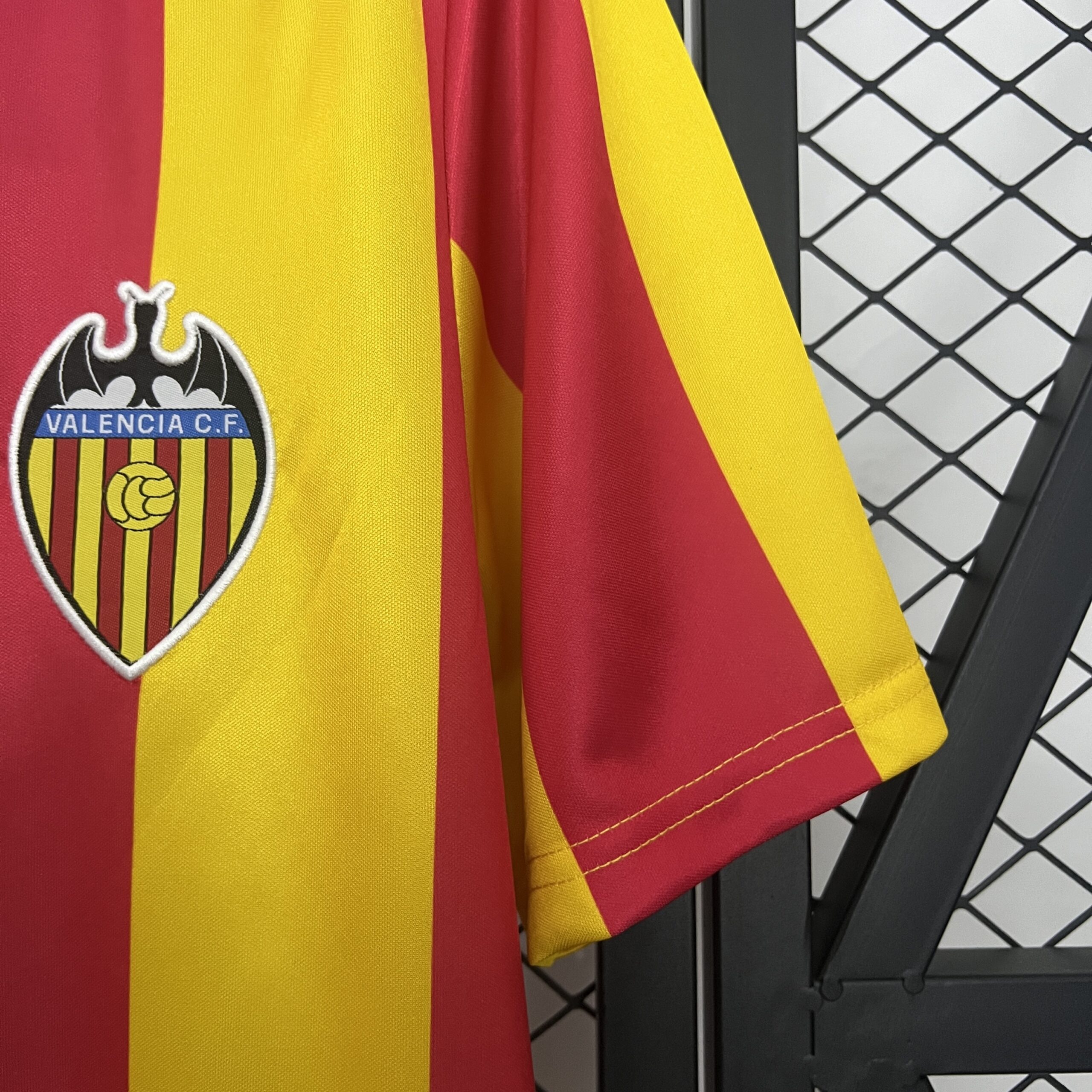 80-82 Valencia Home Retro Jersey - Image 5