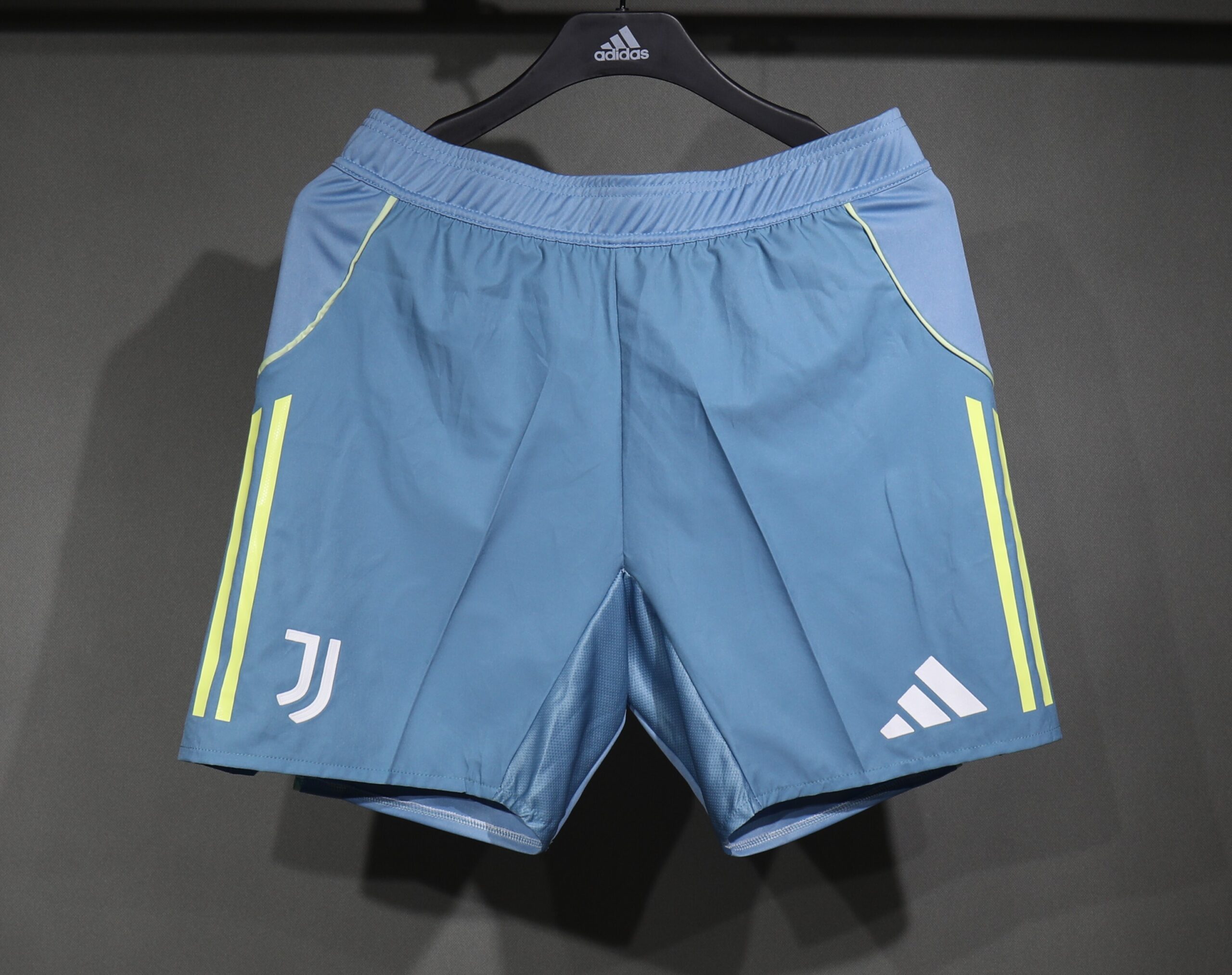 25-26 Juventus Away Player Shorts