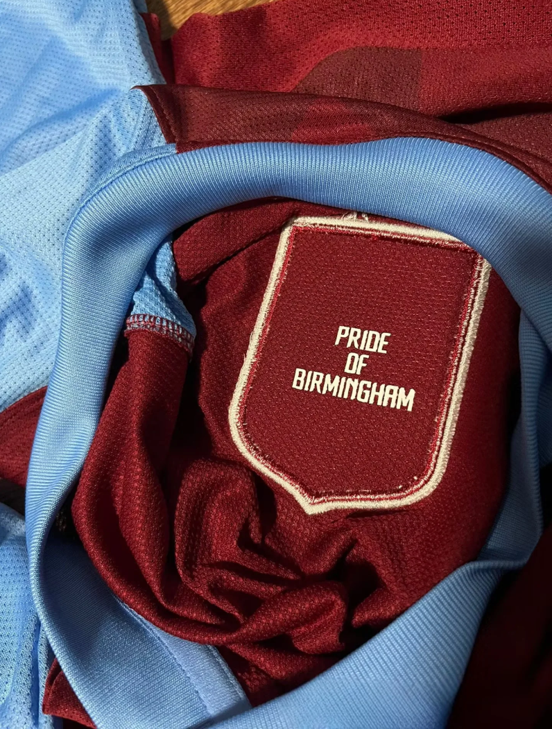 11-12 Aston Villa Home Retro Jersey - Image 8