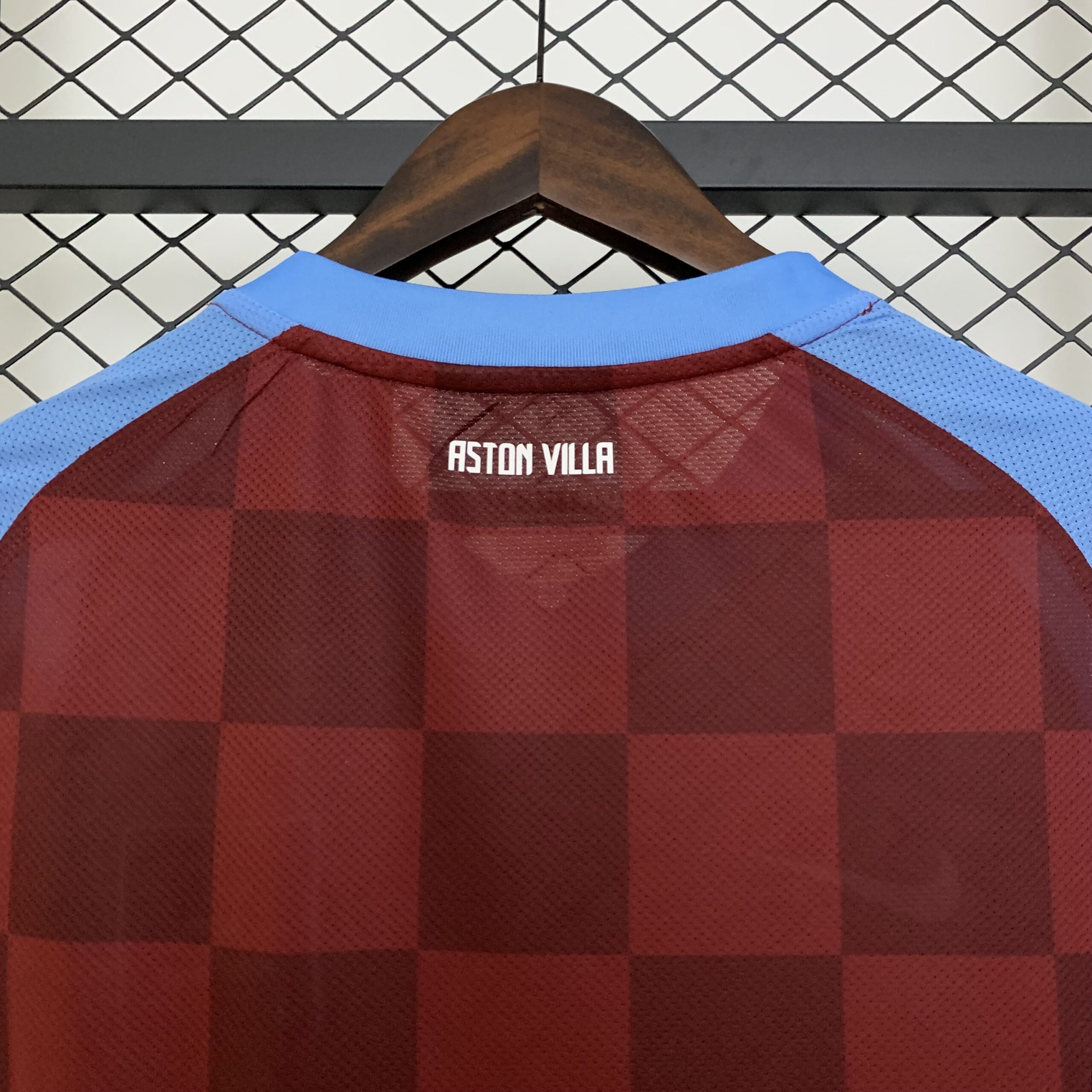 11-12 Aston Villa Home Retro Jersey - Image 7