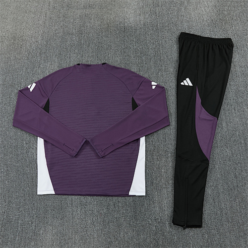 25-26 Manchester United Player Training Suit - Image 7