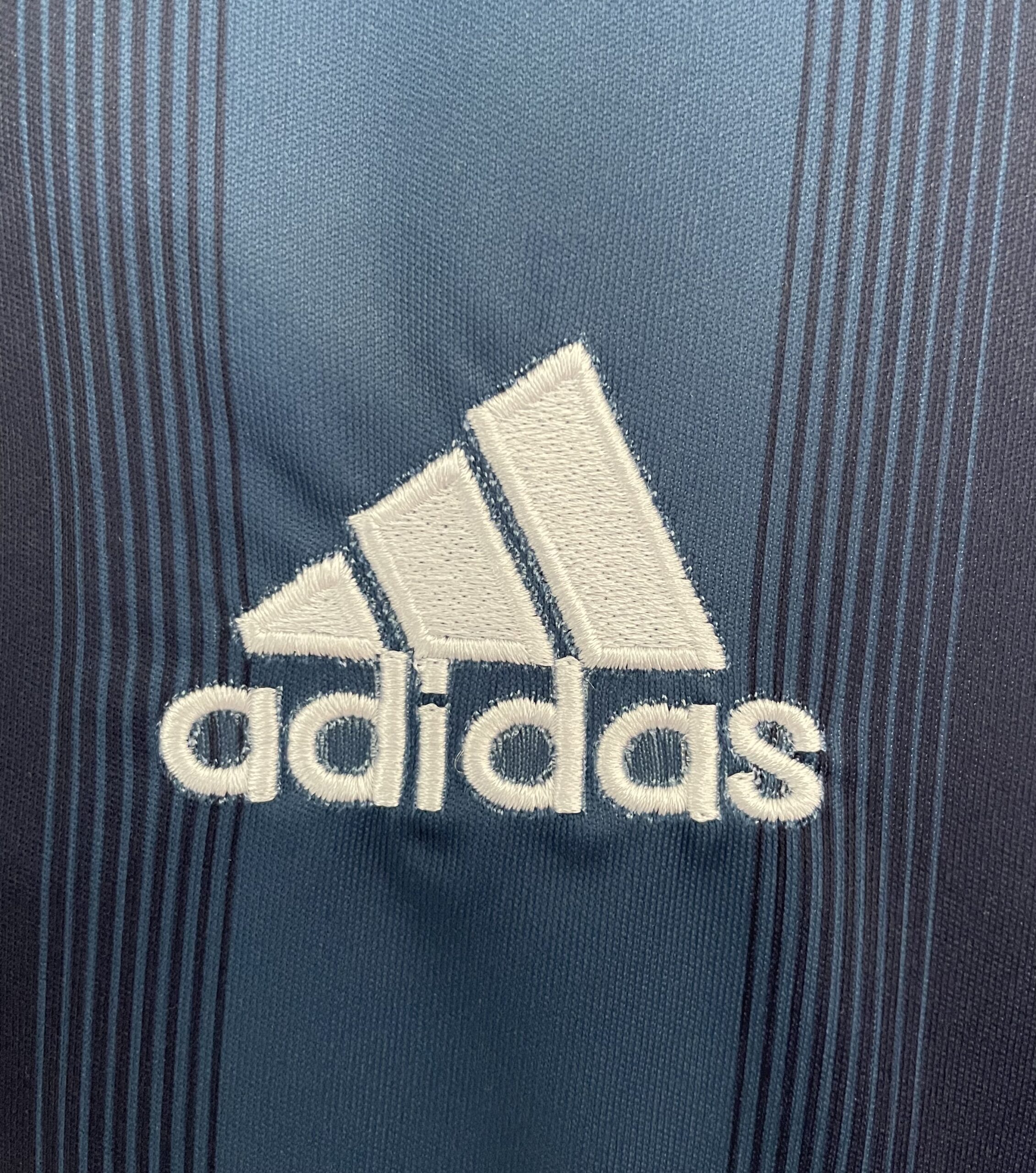 04-05 Newcastle United Away Retro Jersey - Image 3