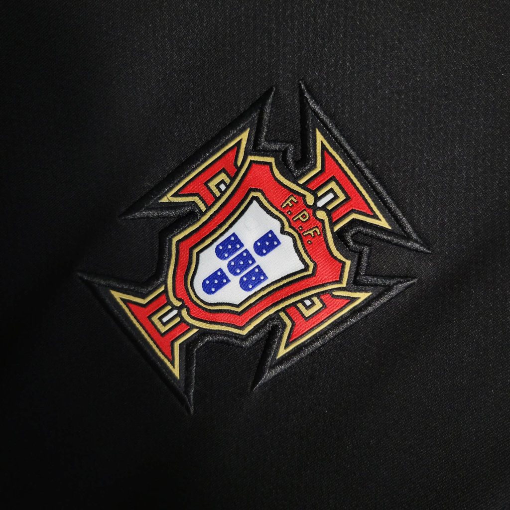 2006 Portugal Away Retro Jersey - Image 5