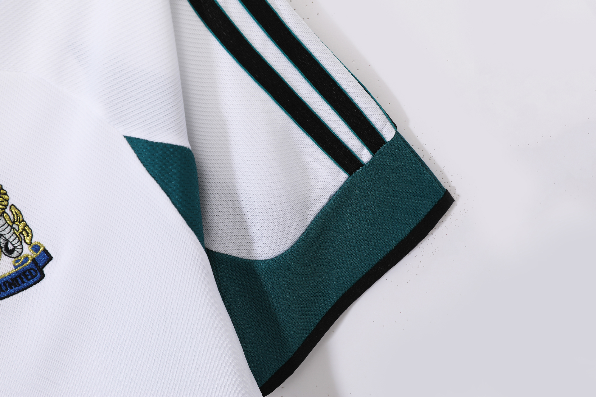 1999-2000 Newcastle United Away Retro Jersey - Image 6