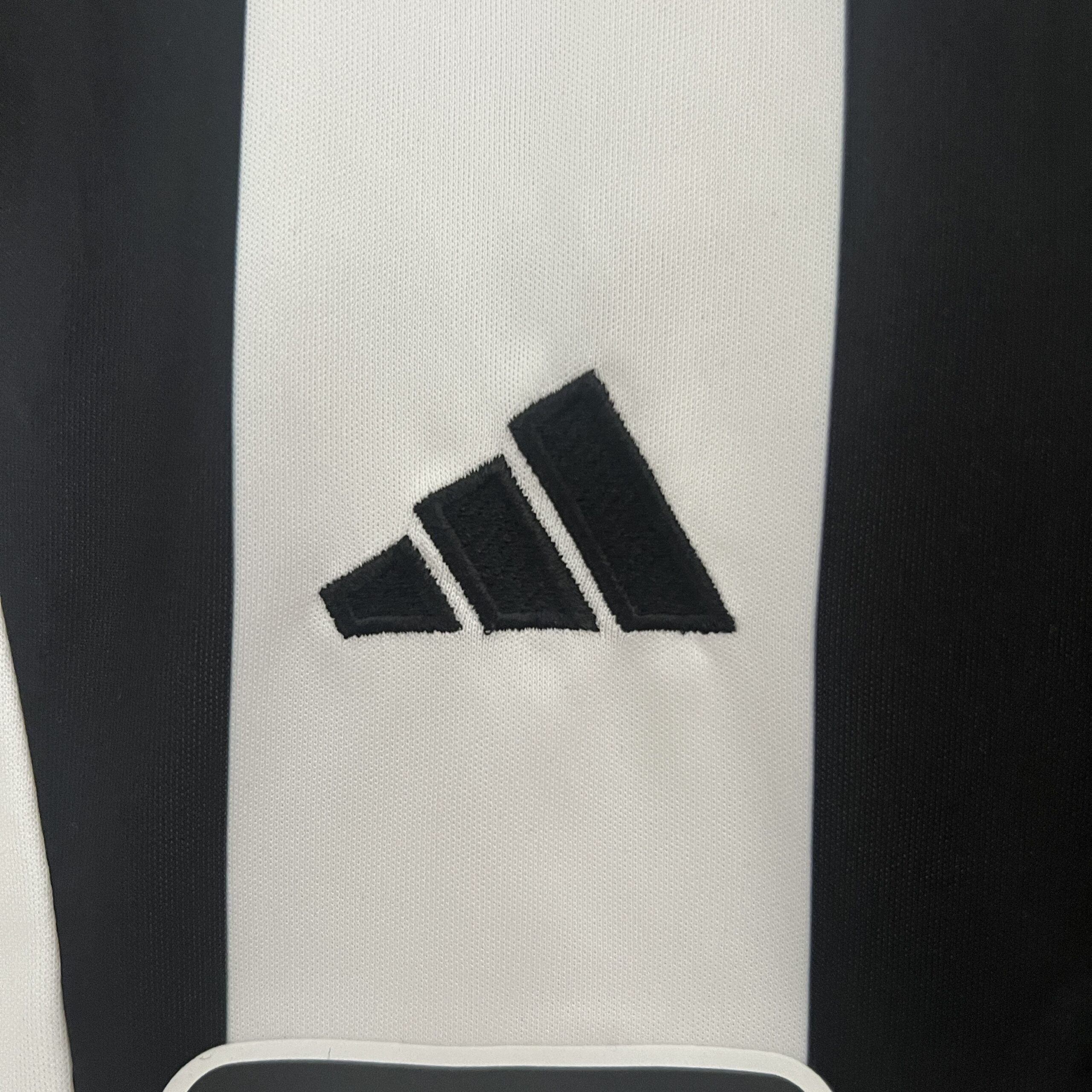 24-25 Newcastle United Home Kids Kit - Image 5